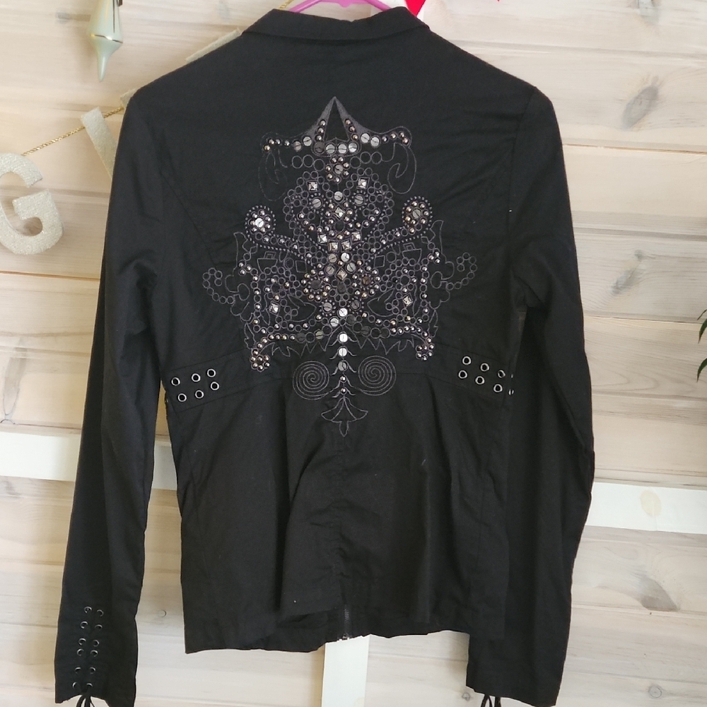 Monoreno Black Utility Jacket with Zip-Up Style and Decorative Elements
